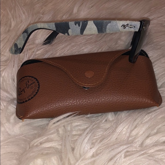 Sunglasses - Picture 3 of 4